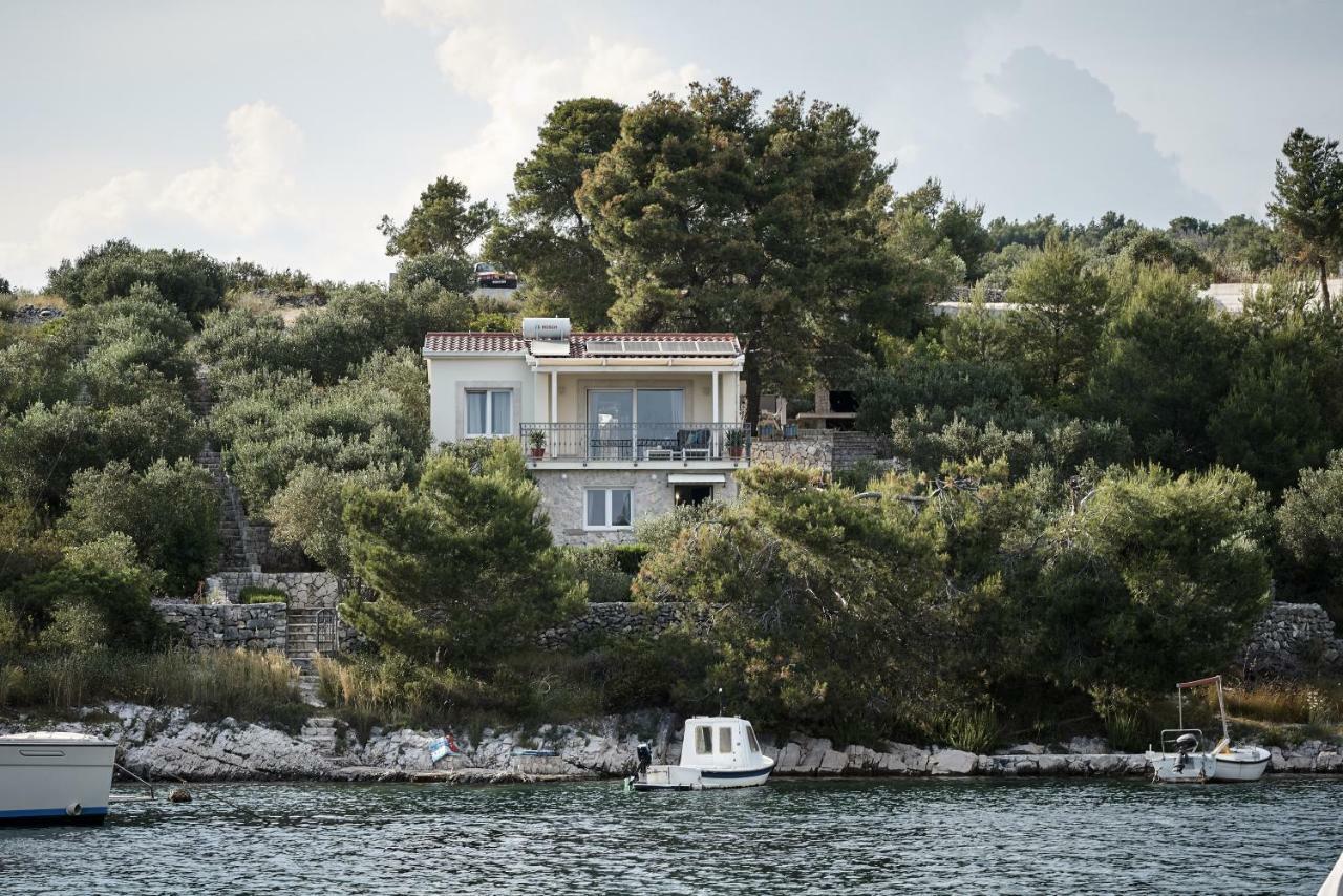 House Blue Lagoon *